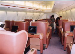 シンガポール航空ファーストクラス機内の写真